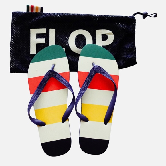 Hudson Bay Flip Flops Men's Stripes Size 9 Mesh Carry Bag Limited Edition NWT - Picture 2 of 9